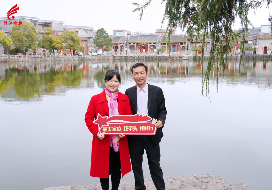 崇北曾海燕家庭合照3.jpg
