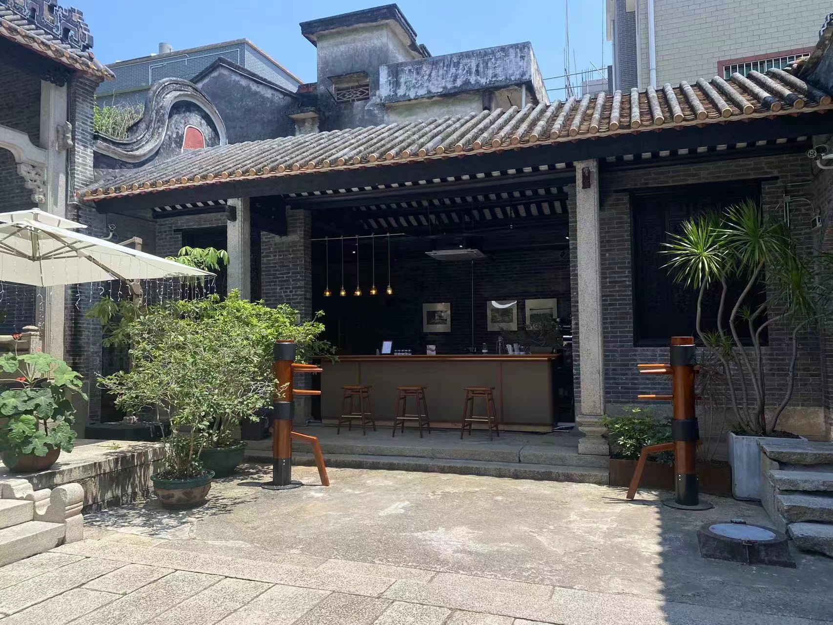 和之梁公祠内咖啡空间.jpg