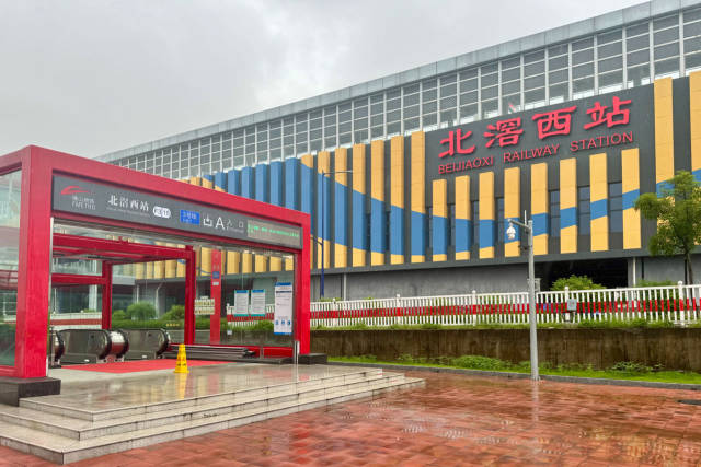 北滘西站可出闸换乘佛山地铁3号线。 南方+ 邱日华 拍摄