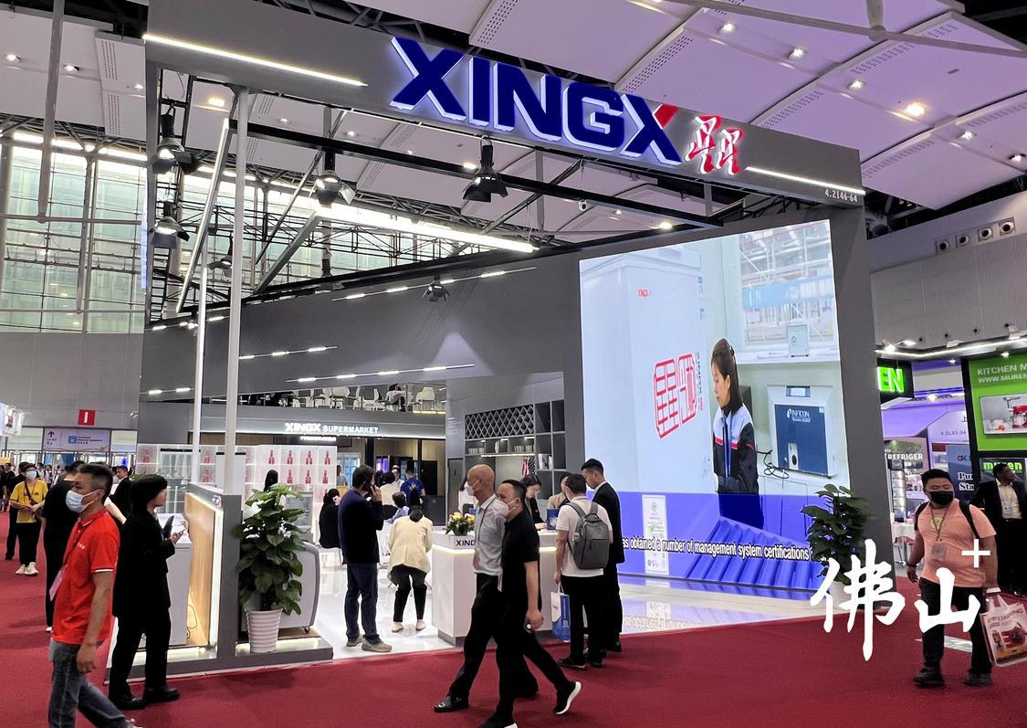 星星制冷现身广交会现场,与外国采购商面对面交流。通讯员供图.jpg