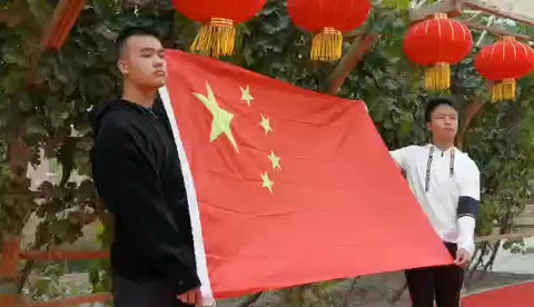 广东援疆驻伽师支教团用自己独有的方式祝福祖国、感恩祖国,支教团所有成员也必将共同努力,用实际行动为祖国边疆教育事业贡献一份力量。