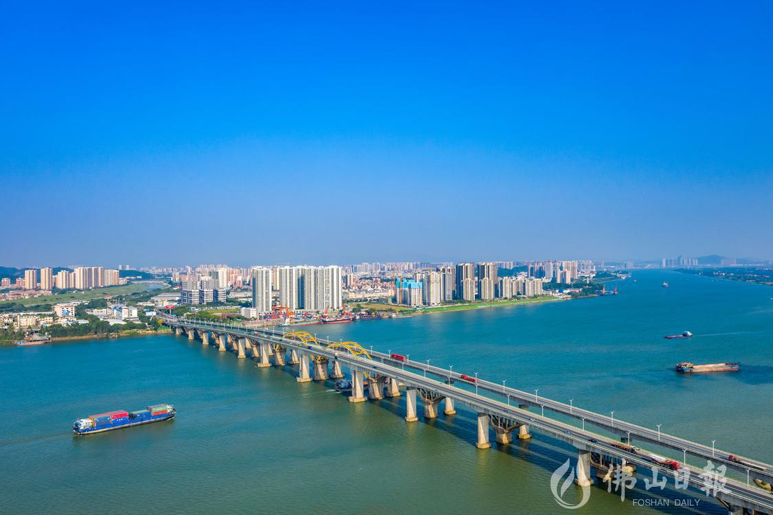 横跨西江的高明大桥。佛山日报记者洪海摄。(3323249)-20221012162318.jpg