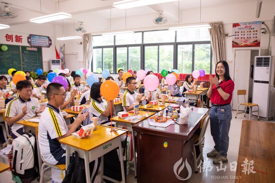 中考结束,高明沧江中学初三(14)班学生(5402636)-20230628193551.jpg