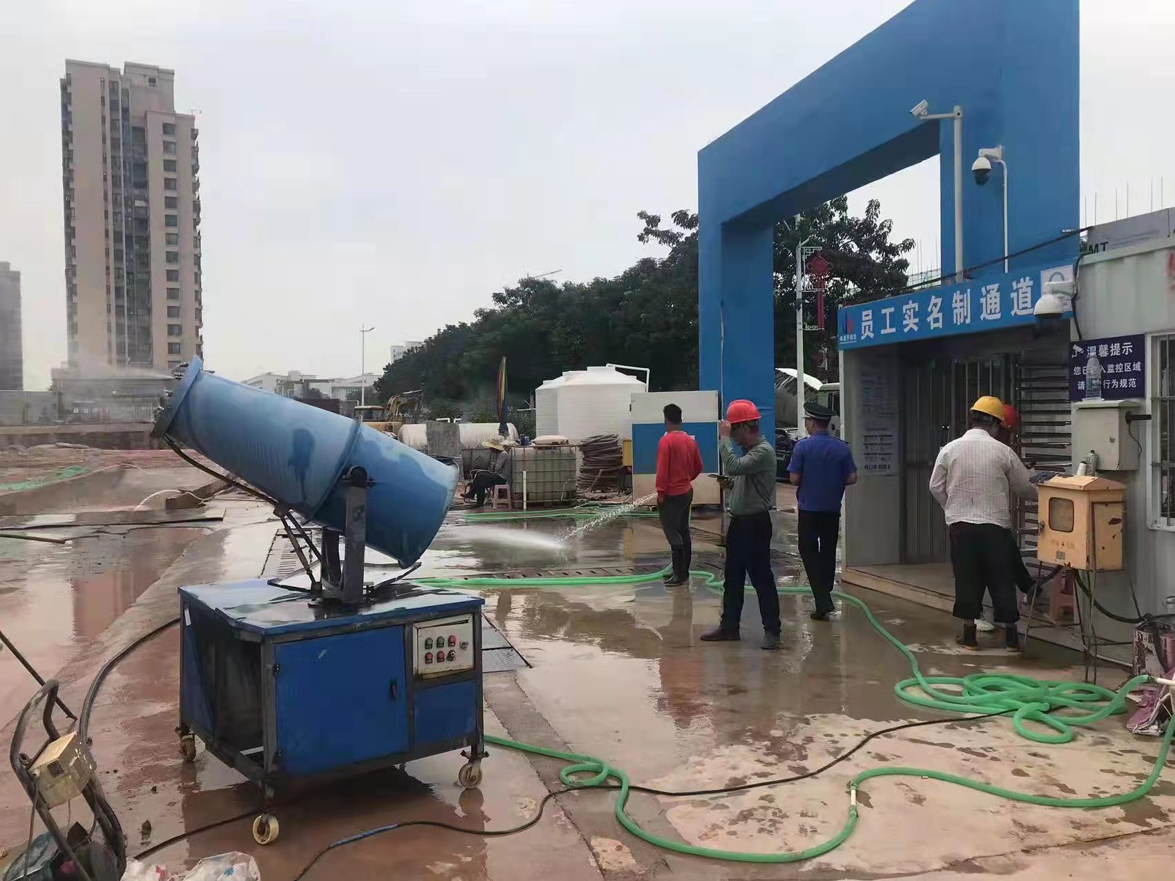 丹灶镇综合行政执法办积极开展对在建工地扬尘防治工作检查行动
