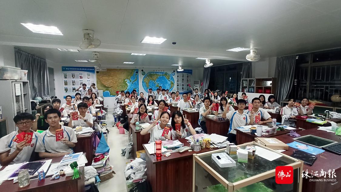 李中学子信心满满.jpg