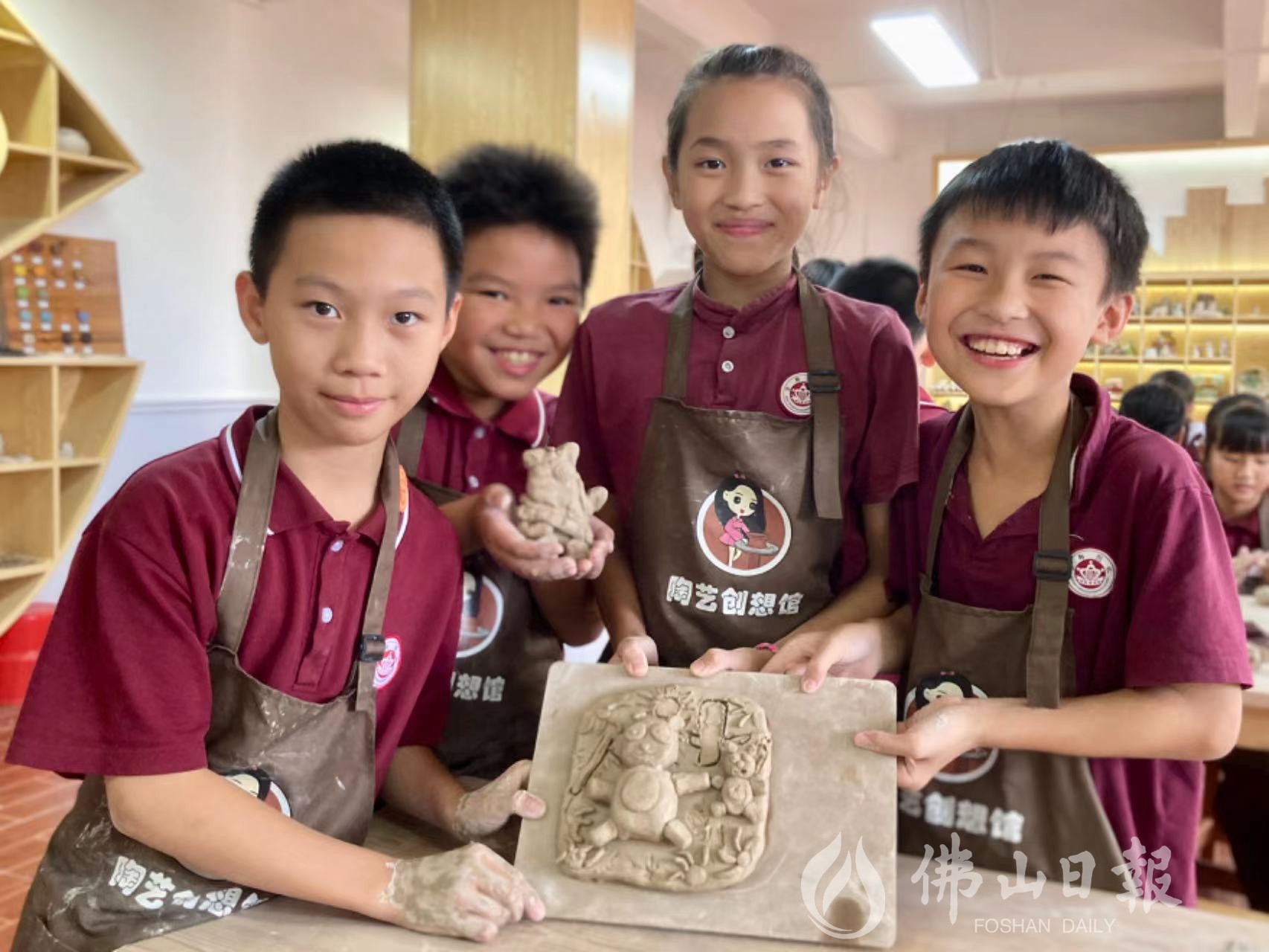 学生完成陶艺作品创作。(6762695)-20231128194932.jpg