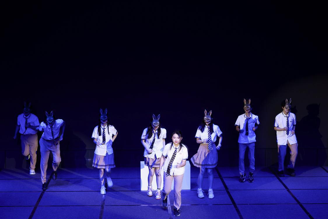辰美学子倾情演绎戏剧《驯兔记》.jpg