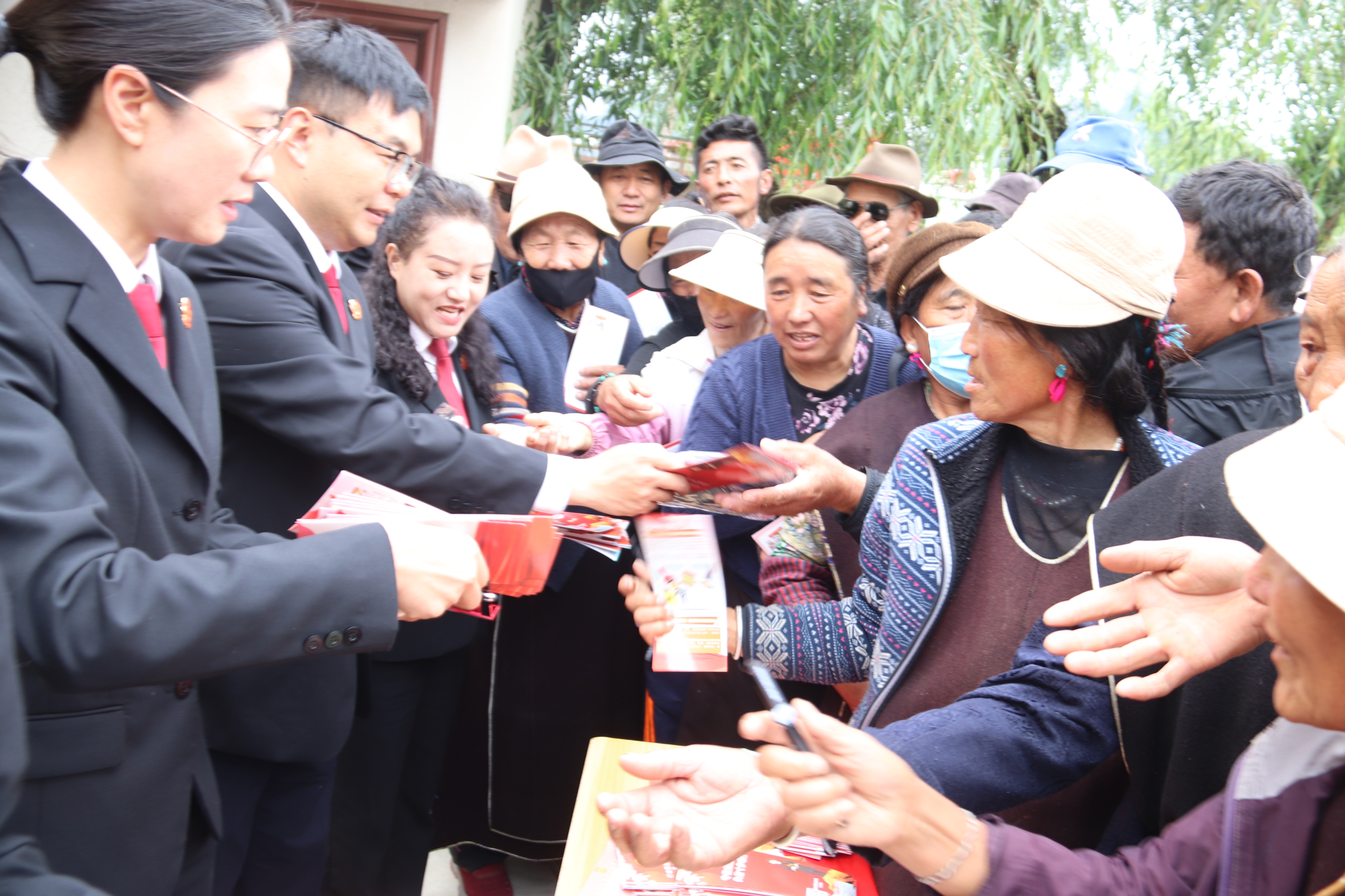 跨越三千公里,东莞法官罗磊援藏路书写司法温情
