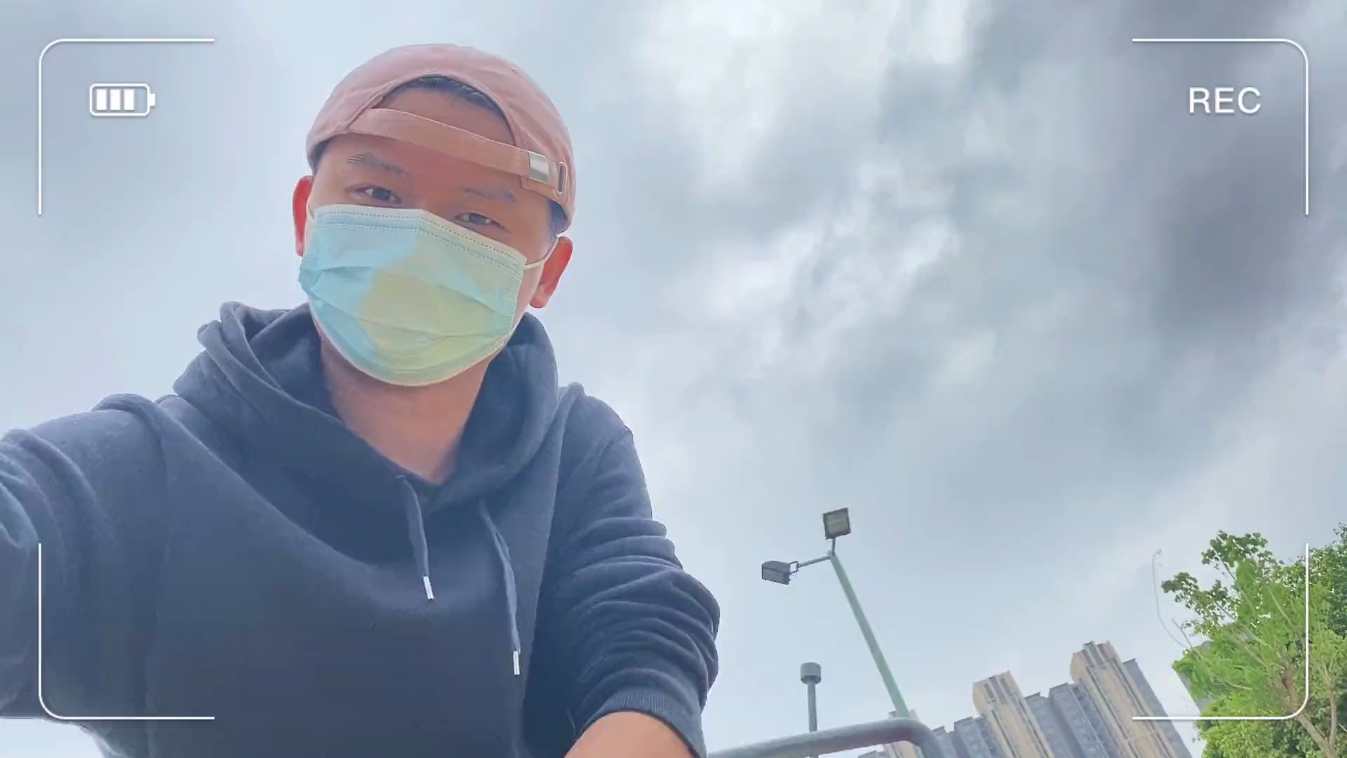 留在南海过大年，来全民健身体育公园，各种器械让人停不下来