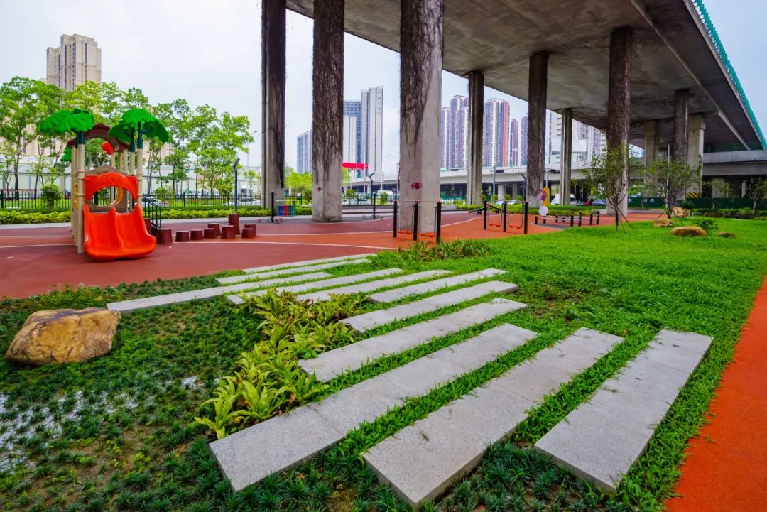 桥下空间,绿化升级!佛山桥下环境焕新颜!