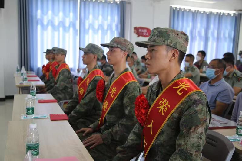6名新兵将奔赴军营。通讯员供图.jpg