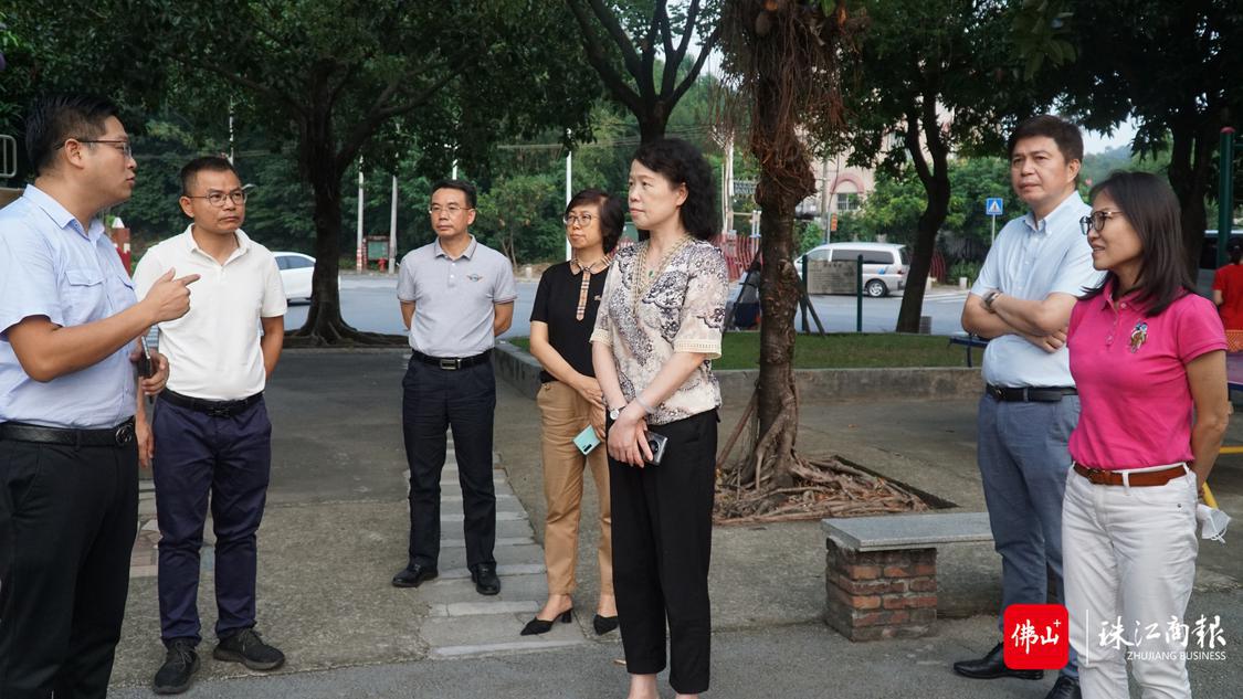 调研组视察左滩体育公园.JPG