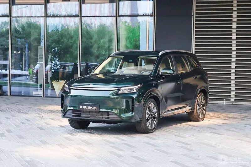 蓝电E5 PLUS上市 限时综合补贴价7.98万元起-图2