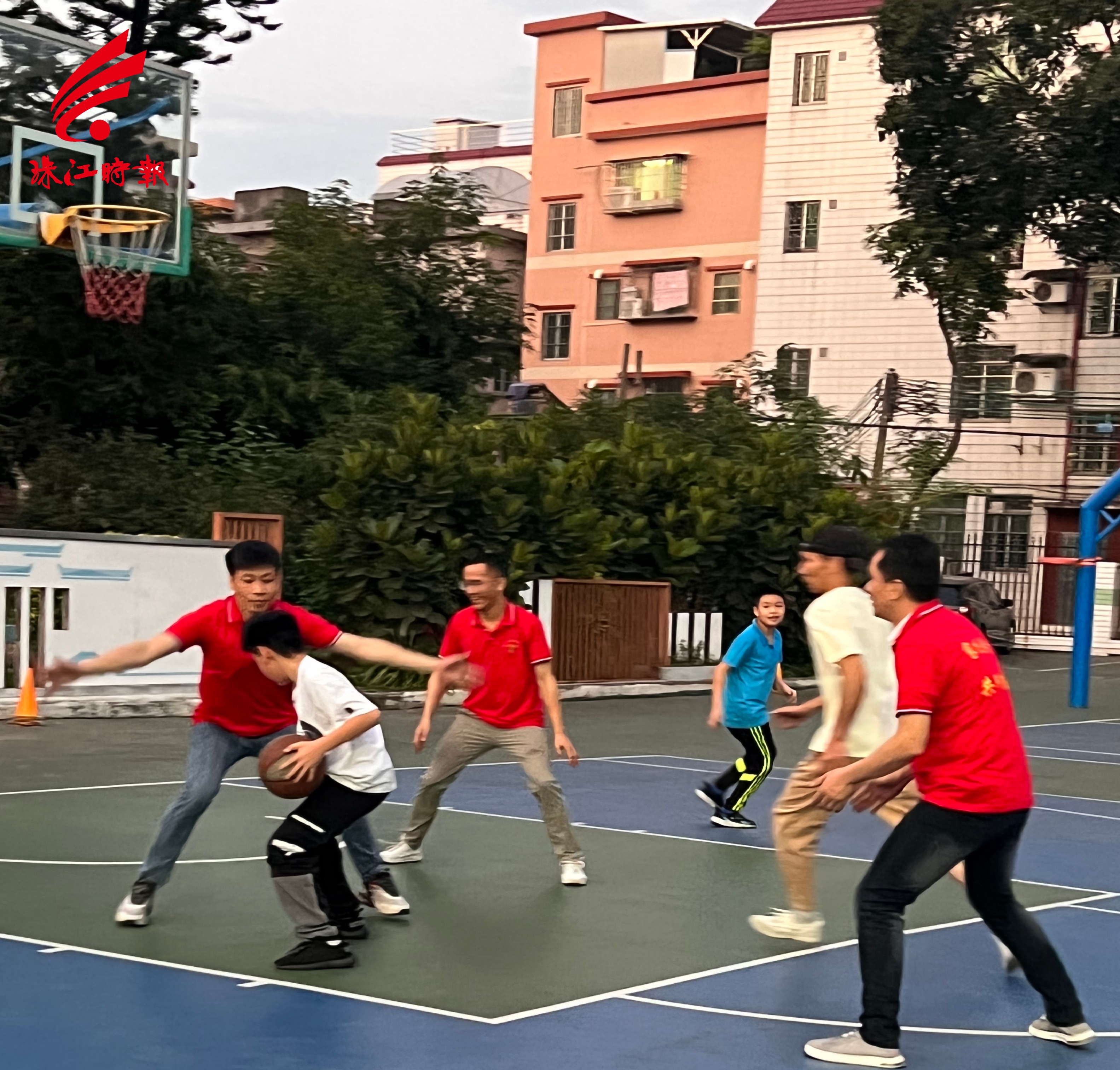 亲子篮球比赛。.jpg