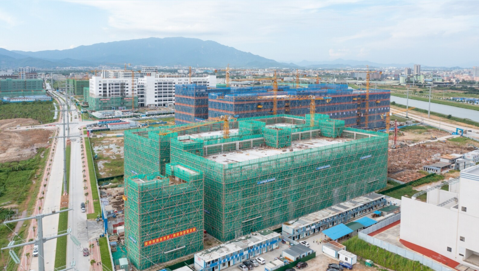 博罗智能装备产业园项目建设如火如荼。惠报全媒体记者汤渝杭 摄 博罗智能装备产业园项目建设如火如荼。惠报全媒体记者汤渝杭 摄