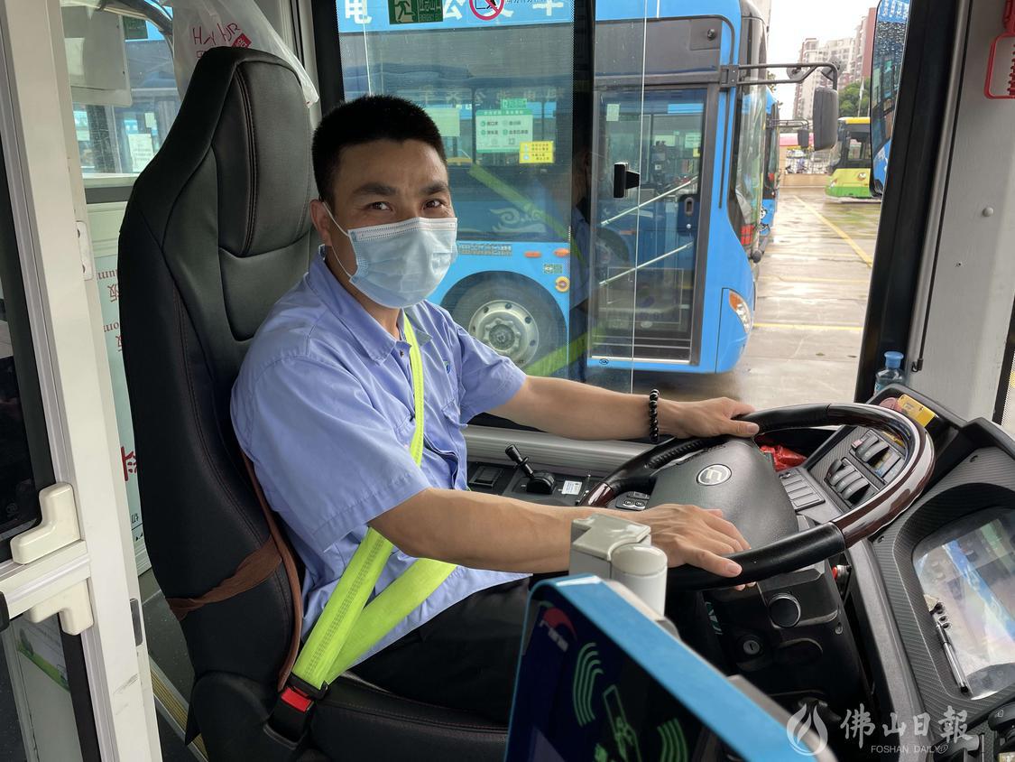 507线车长谢日华.jpg