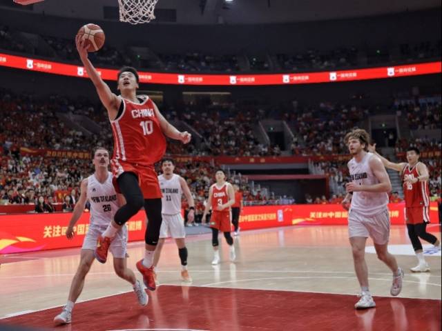 杨瀚森归队！抵达佛山与中国男篮会合，仅剩10天合练时间