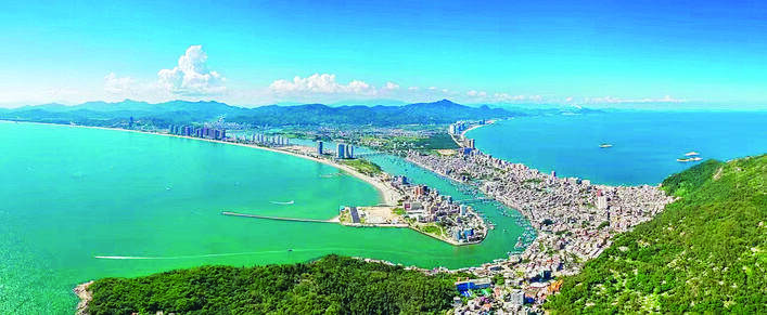 双月湾航拍图。惠东县委宣传部供图 双月湾航拍图。惠东县委宣传部供图