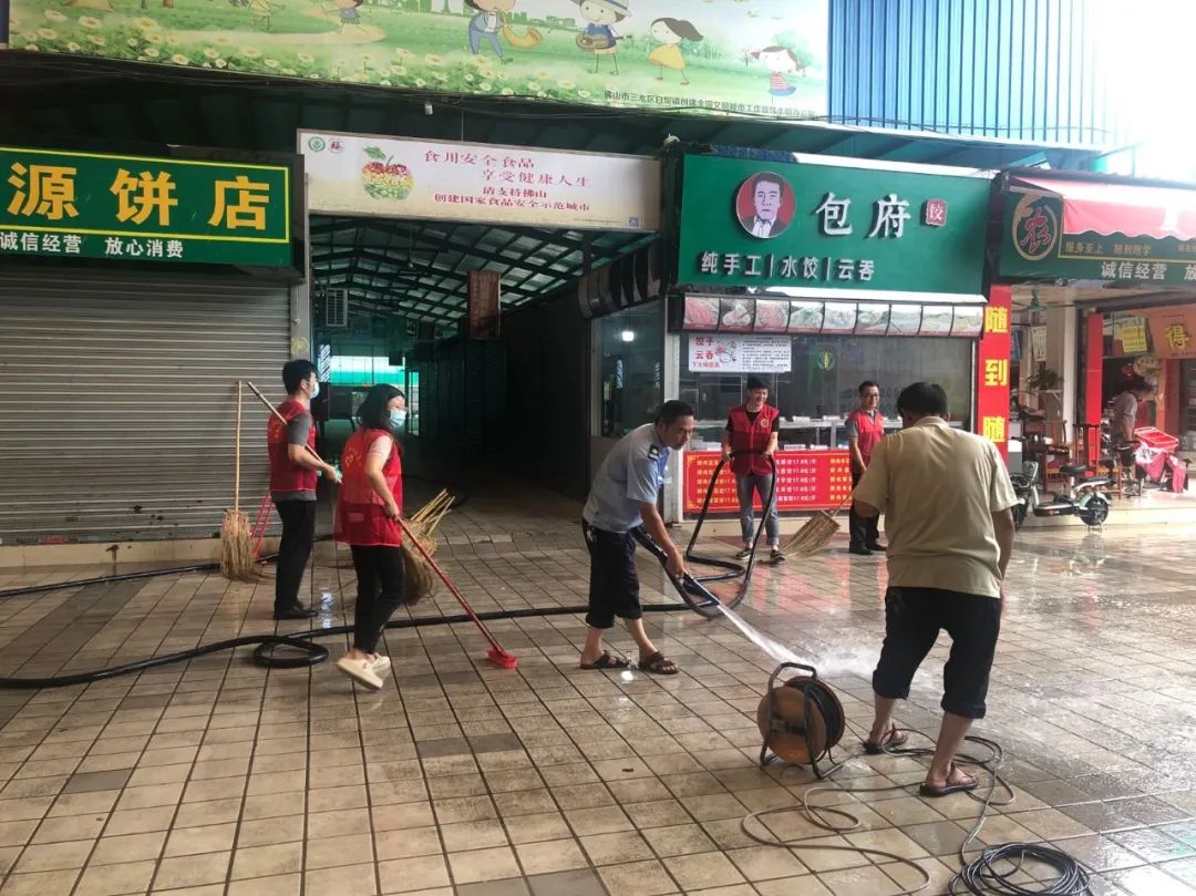志愿者们在开展志愿服务。通讯员丁健迪供图.jpg