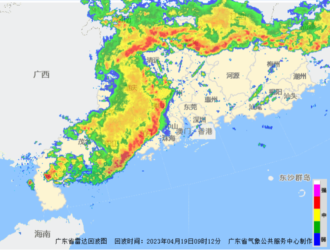4月19日上午,“厂”字型雷雨云团为我省带来强降雨强对流天气.gif