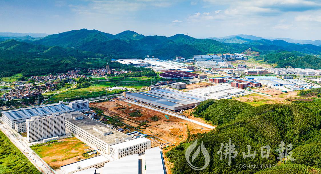 正在升级改造中的佛山市新材料产业示范园2。佛山市新闻传媒中心记者具宣冶摄.jpg