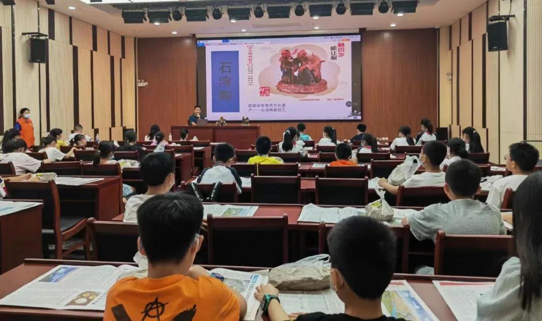 佛山古镇历史风貌展示馆为市民群众尤其是青少年儿童提供了超过160场公益讲解服务.jpg