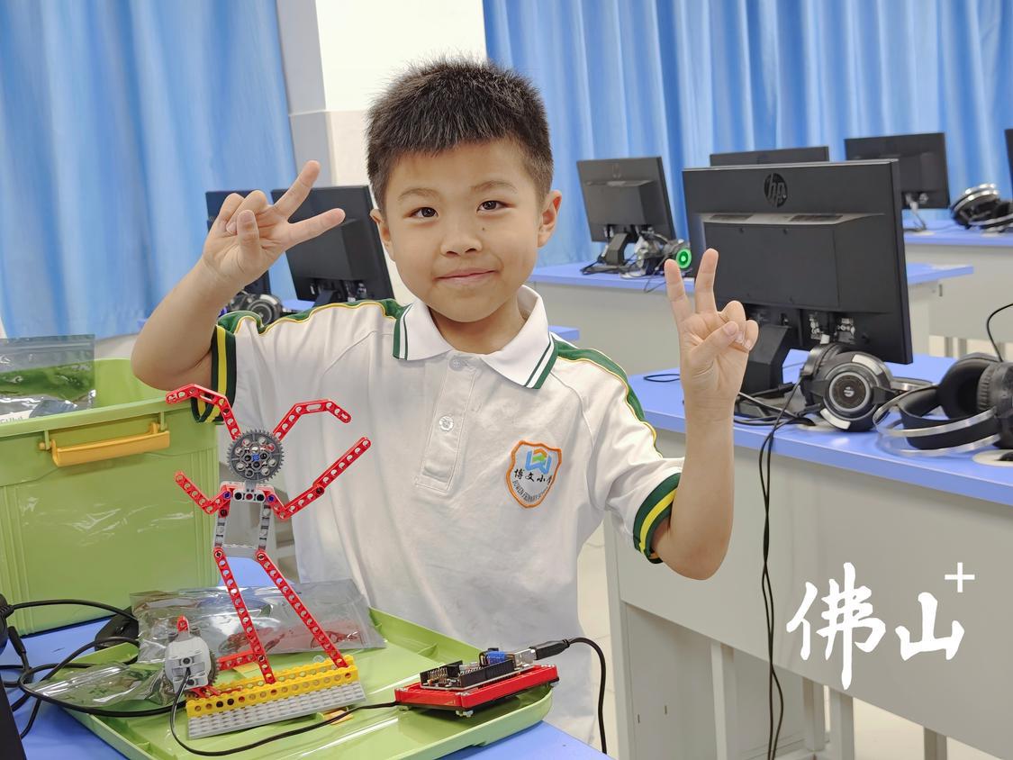 博文周四机器人A班照片-5.jpg