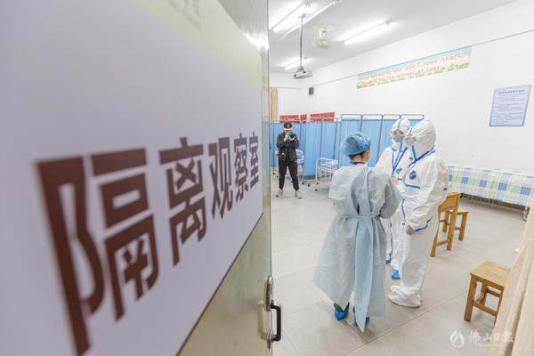 华英学校举行新冠肺炎应急演练,学校设置隔离观察室,可以应对突发状况。佛山日报记者王伟楠摄