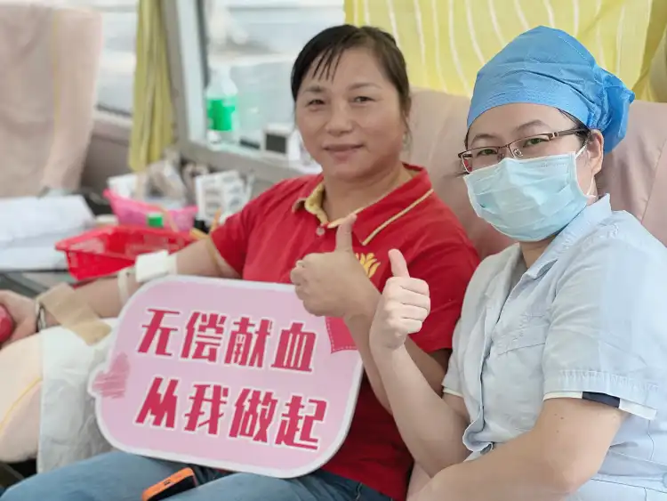 视频|志愿红闪耀采血一线!高明“红姐”退休后的志愿故事