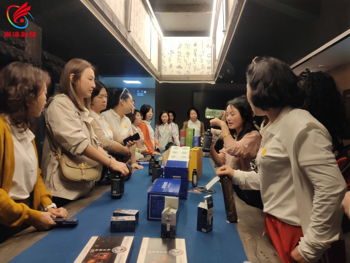 下载 (2).jpg