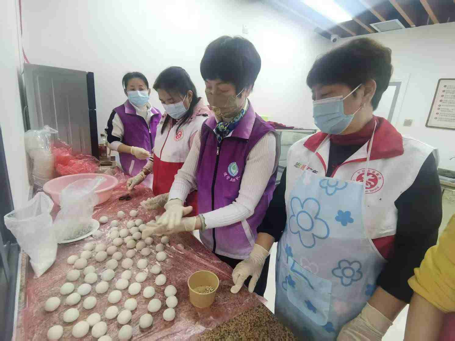 元宵佳节格外暖，三水西南北江社区DIY汤圆甜在心
