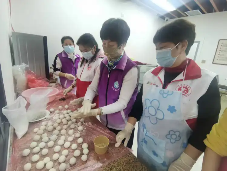 元宵佳节格外暖，三水西南北江社区DIY汤圆甜在心