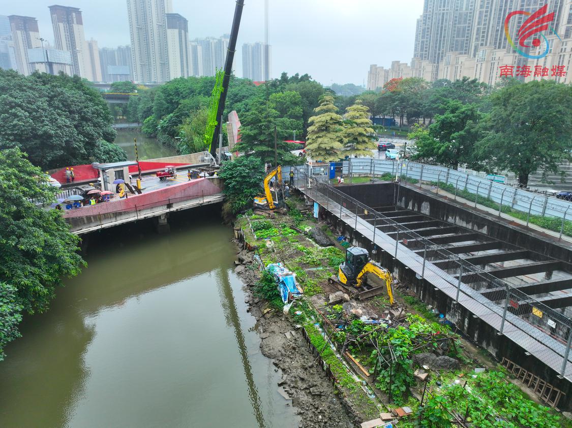 桂城街道五胜涌同成段“四乱”整治工作现场。张鹏 摄2.jpg