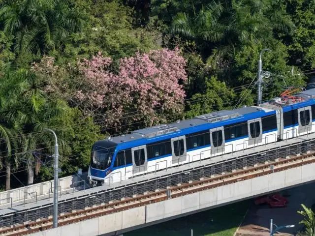 佛山地铁三号线列车图片