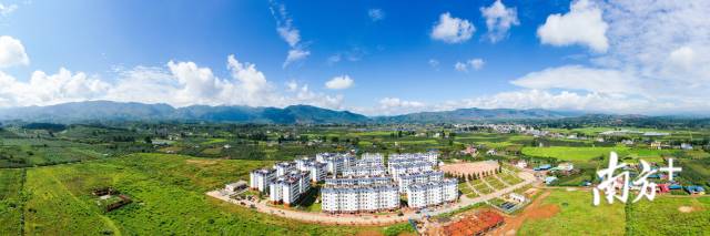 广东(佛山)援建新村梅雨镇龙家湾新村鸟瞰图。三水区委宣传部供图 广东(佛山)援建新村梅雨镇龙家湾新村鸟瞰图。三水区委宣传部供图