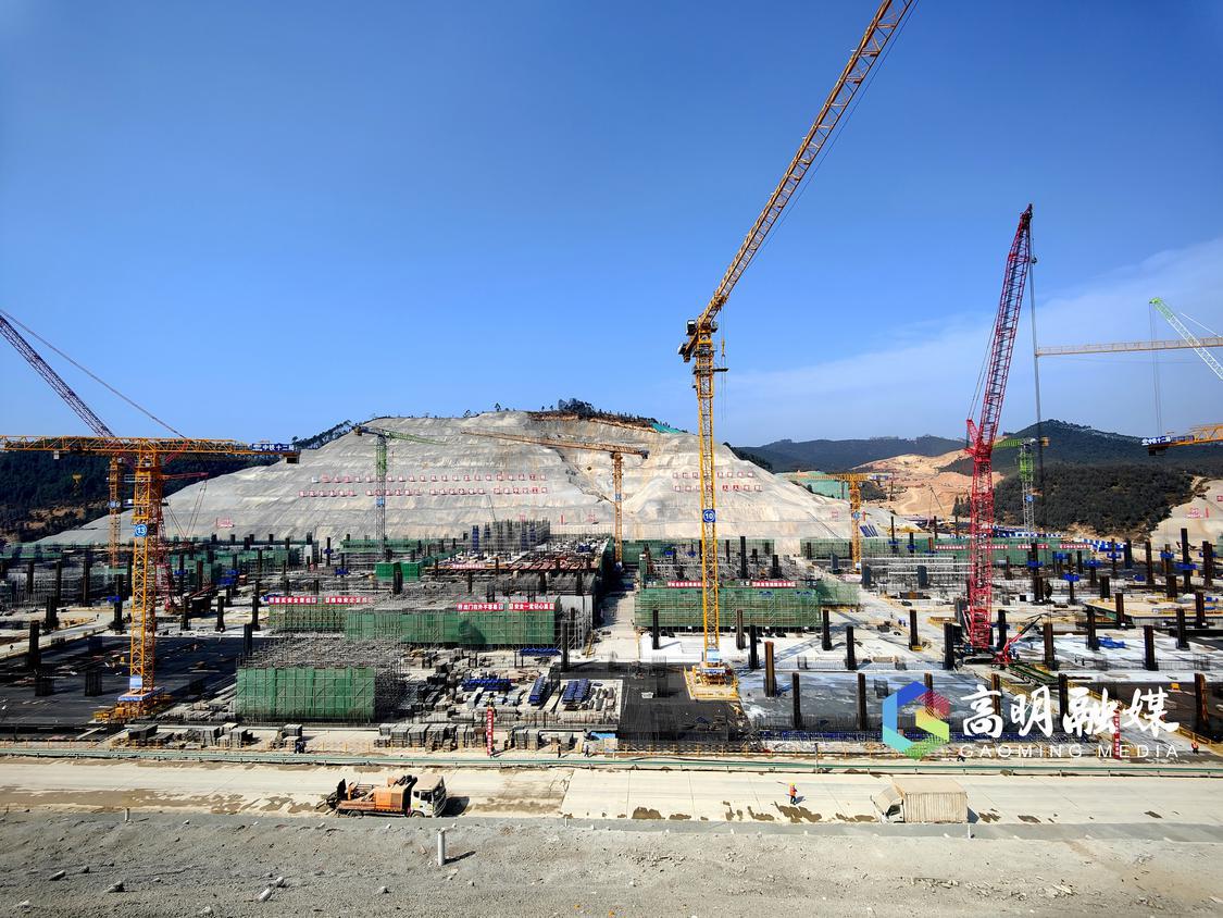 为确保年底实现通车,高明辖区内多条在建高铁项目春节不停工.jpg