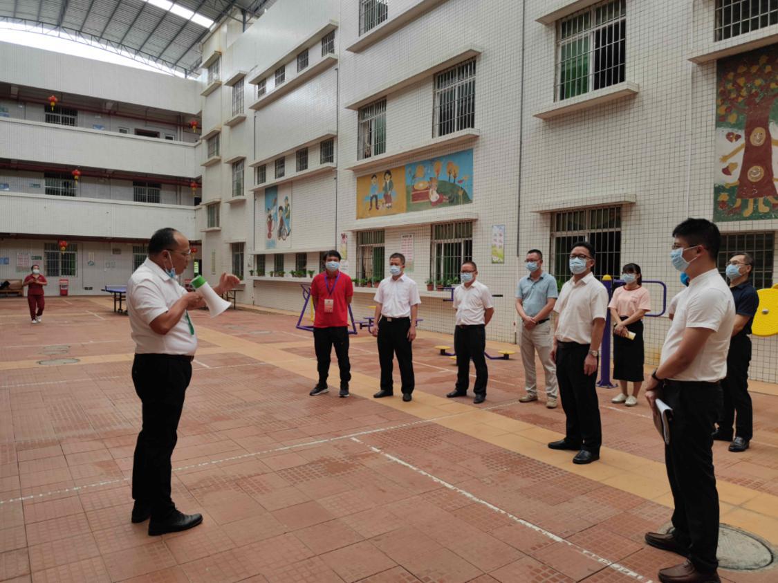 8月16日,区人大常委会会同区政府、区监委,对区内家庭病床收治服务、家庭病床医保结算标准及城乡医保参保等情况进行联合督办,提出意见建议。.png