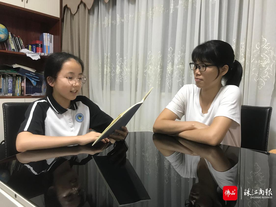 “廉洁故事我来讲”亲子故事会,学生讲故事.jpg