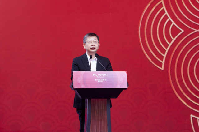 △中央广播电视总台编务会议成员姜文波介绍春晚科技创新应用情况 △中央广播电视总台编务会议成员姜文波介绍春晚科技创新应用情况