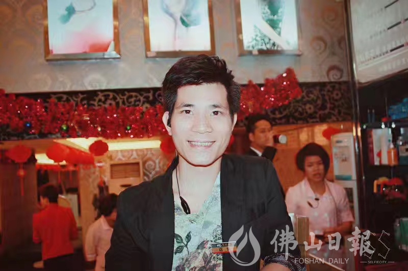 邱俊豪担任美发店店长。(受访者供图)(4759784)-20230417174711.jpg