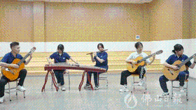 方力平老师和学生合奏表演。佛山市新闻传媒(5381642)-20230626193919.gif