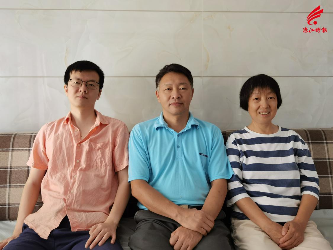 马贵元家庭合影.jpg