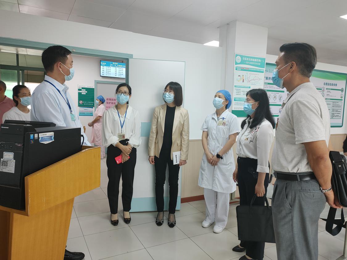 今天(5.23)下午,省评估组专家前往高明区人民医院开展省健康促进区现场检查评估。区卫健局供图.jpg 今天(5.23)下午,省评估组专家前往高明区人民医院开展省健康促进区现场检查评估。区卫健局供图.jpg