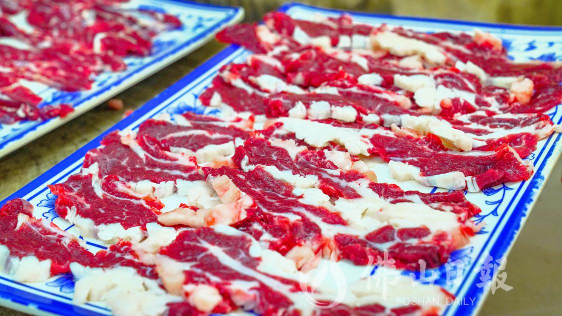 花纹红白相间,如霜花般美丽的雪花牛肉。佛(5632717)-20230727211137.png
