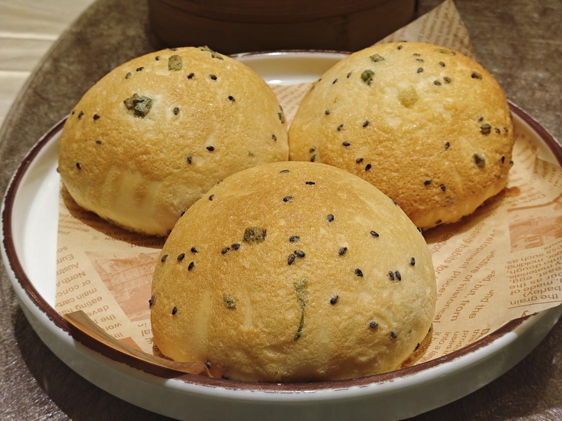 知食青年团们将挑战制作新世纪大酒店招牌点心芝士牛柳包。.jpg