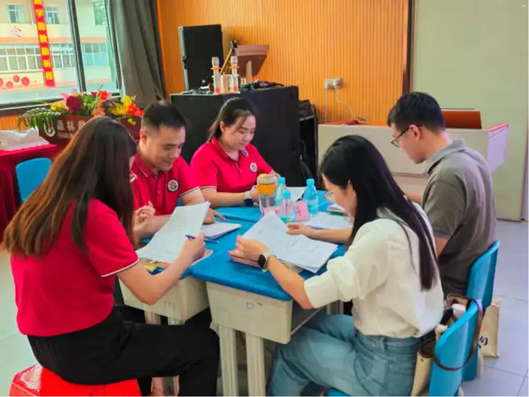 推门听课14门学科,颖林学校初中部迎一场教学“全面体检”