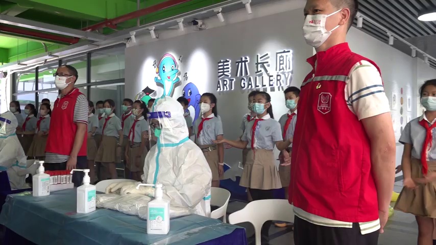 核酸检测现场，学生献唱致敬防疫一线工作者