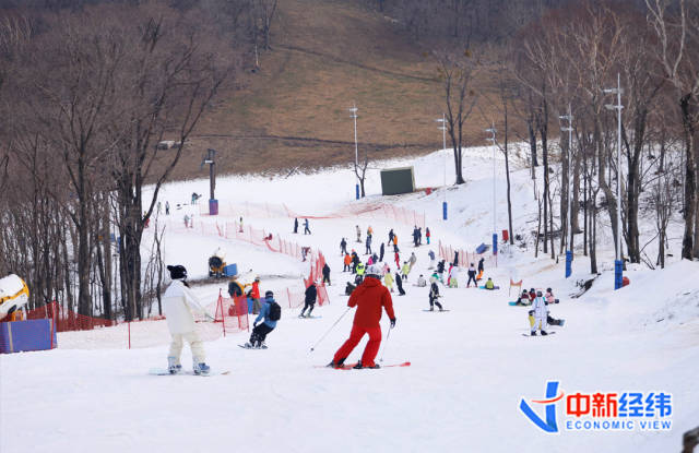 滑雪爱好者在北大湖滑雪度假区。受访者供图