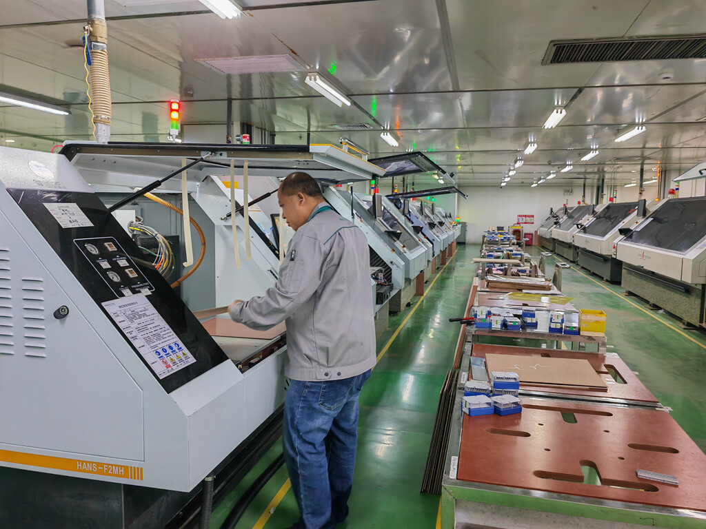 金百泽智能制造车间。惠州日报记者匡湘鄂 摄 金百泽智能制造车间。惠州日报记者匡湘鄂 摄