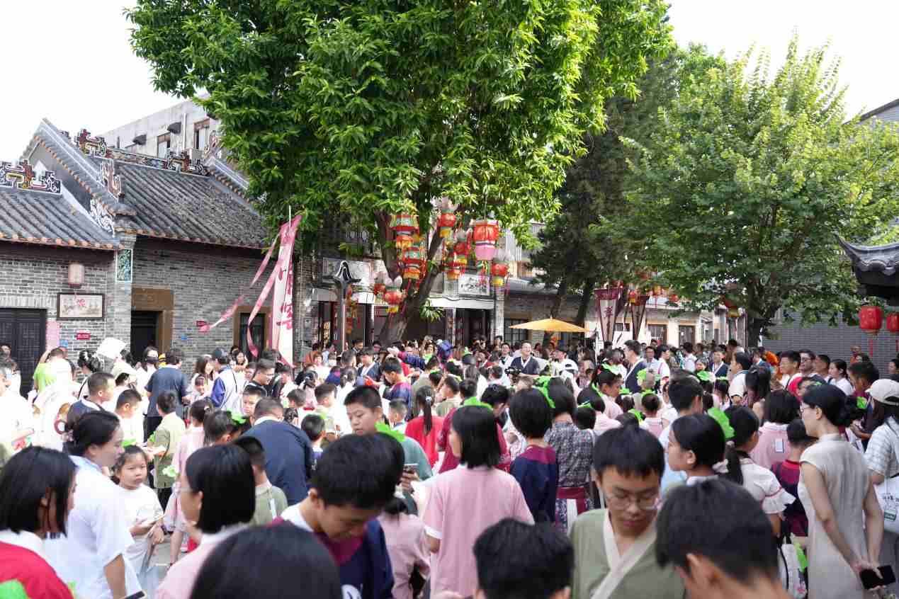 十里官窑，开启潮玩「副本」